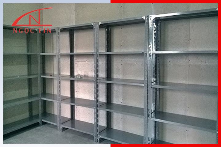 Một số mẫu giá kệ sắt v lỗ tại quận 3