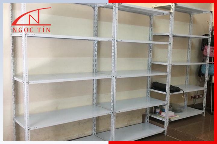 Hình ảnh kệ sắt v lỗ quận 5 được Ngọc Tín thi công