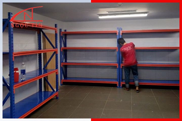 Kệ sắt v lỗ giá rẻ tại quận 5 