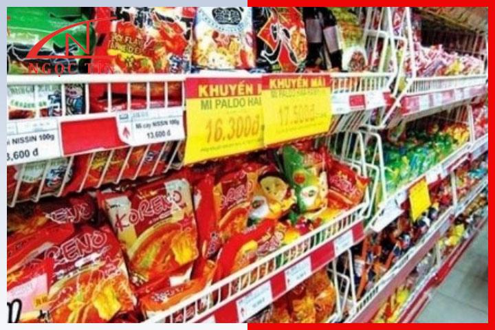 Lưu ý khi mua kệ trưng bày mì tôm Lưu ý khi mua kệ trưng bày mì tôm