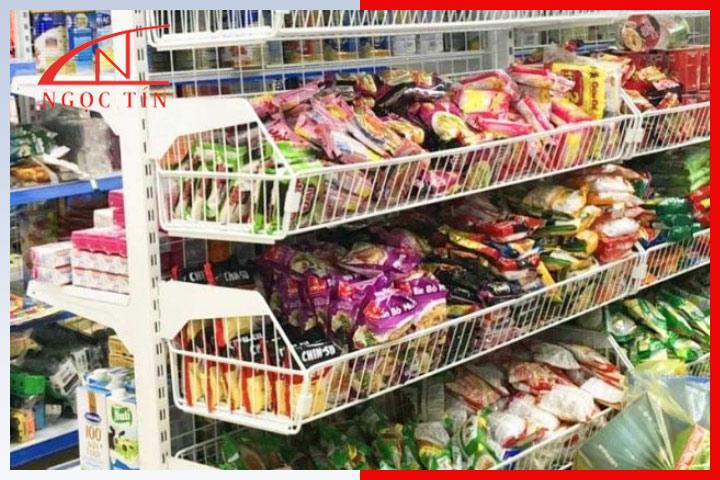 Mẫu kệ trưng bày mì tôm đôi Mẫu kệ trưng bày mì tôm đôi