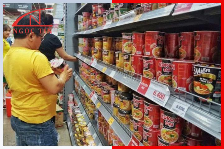 Mua kệ trưng bày mì tôm ở đâu uy tín Mua kệ trưng bày mì tôm ở đâu uy tín