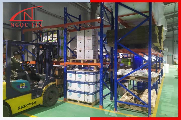 Kệ chứa hàng kho lạnh trong ngành thủy hải sản