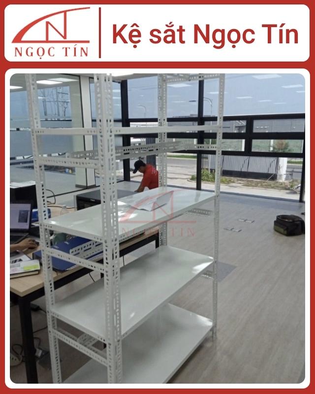 Cấu tạo kệ sắt để hàng đa năng