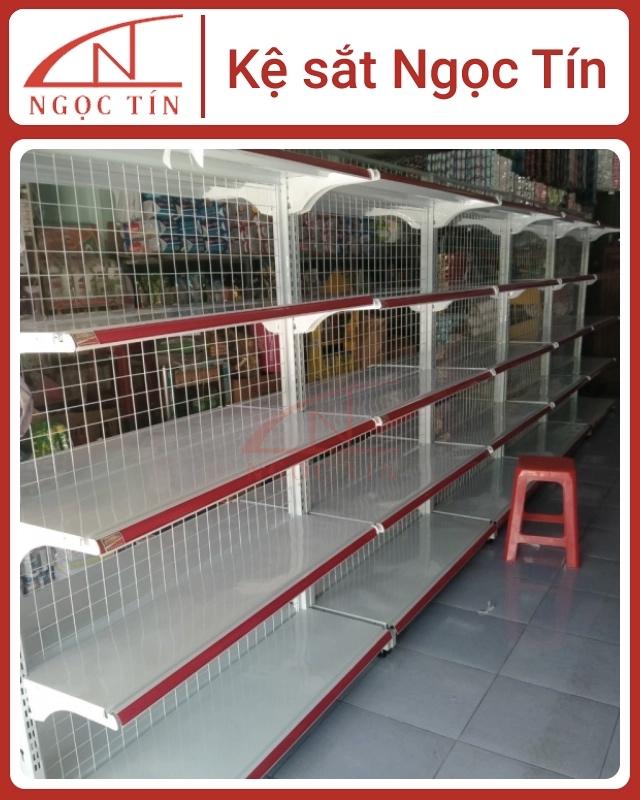 Hình ảnh kệ sắt để hàng đa năng đã thi công tại Ngọc Tín