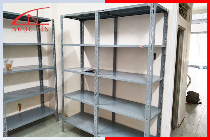 Lý do nên chọn mua kệ sắt V lỗ 5 tầng KSNT501 tại kệ sắt Ngọc Tín