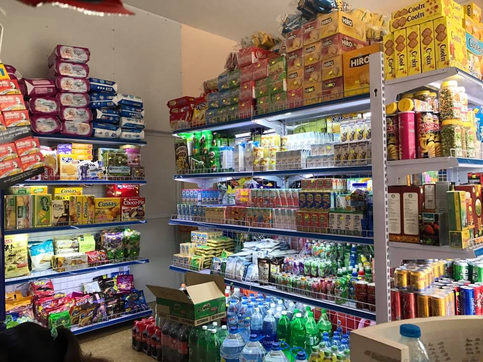 trưng bày tạp hóa
